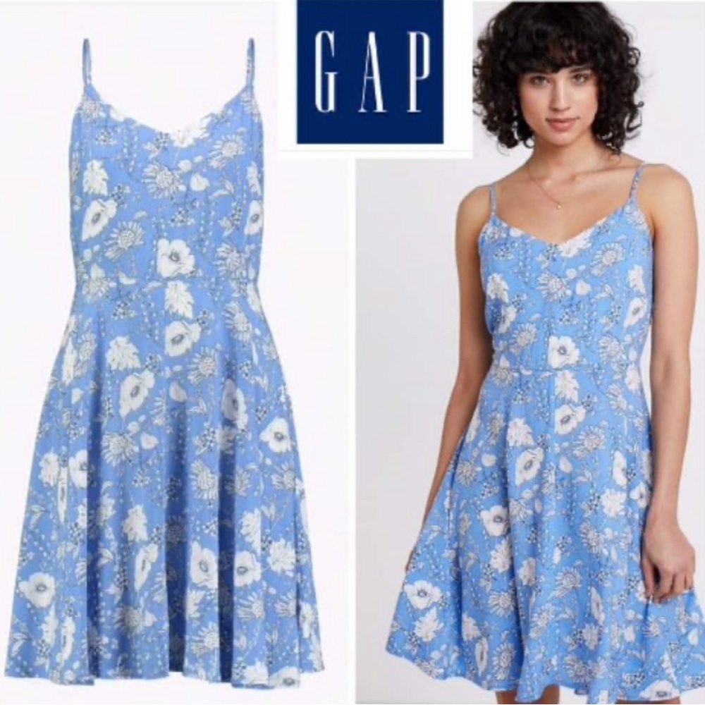 NWT- fit and flare spaghetti adjustable straps